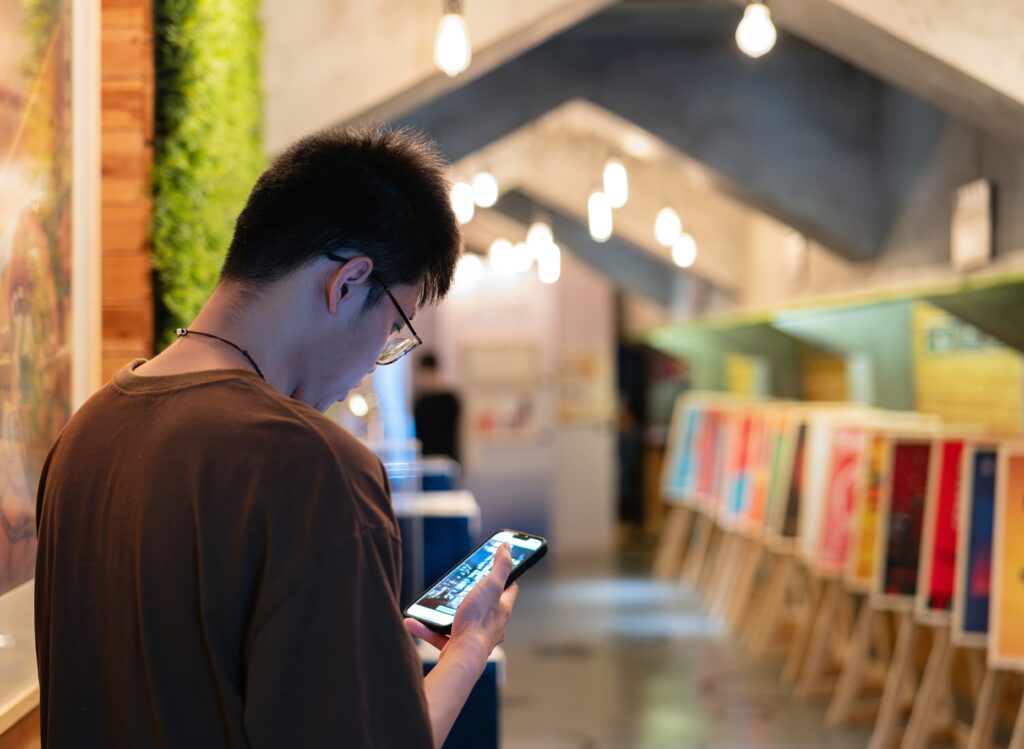 WhatsApp et Threads de Facebook supprimés de l'App Store chinois pour les utilisateurs d'iPhone